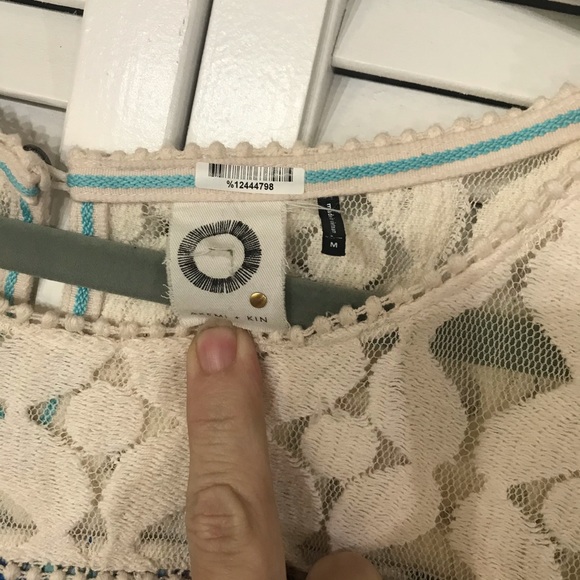 Anemi & Kin Short Sleeve Top - Picture 2 of 7